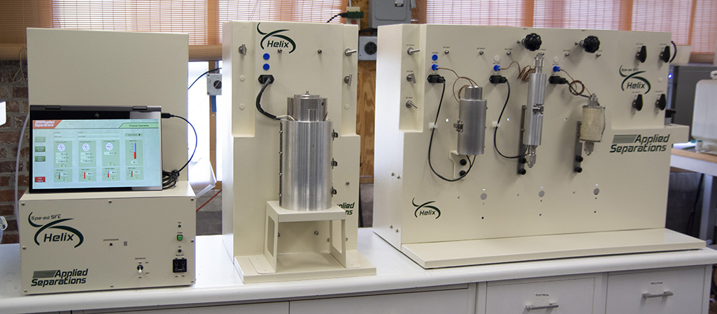 Helix Supercritical Fluid System with 3 separators
